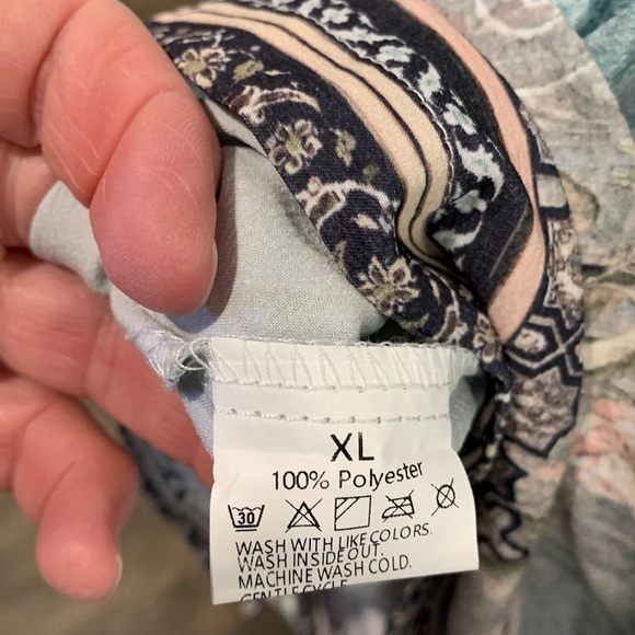 Cute little jumper and a Boho print size extra large blues turquoise muted color - Picture 8 of 9